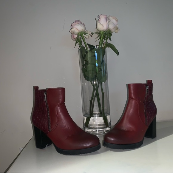Red ankle boot - size 8 - Picture 2 of 2